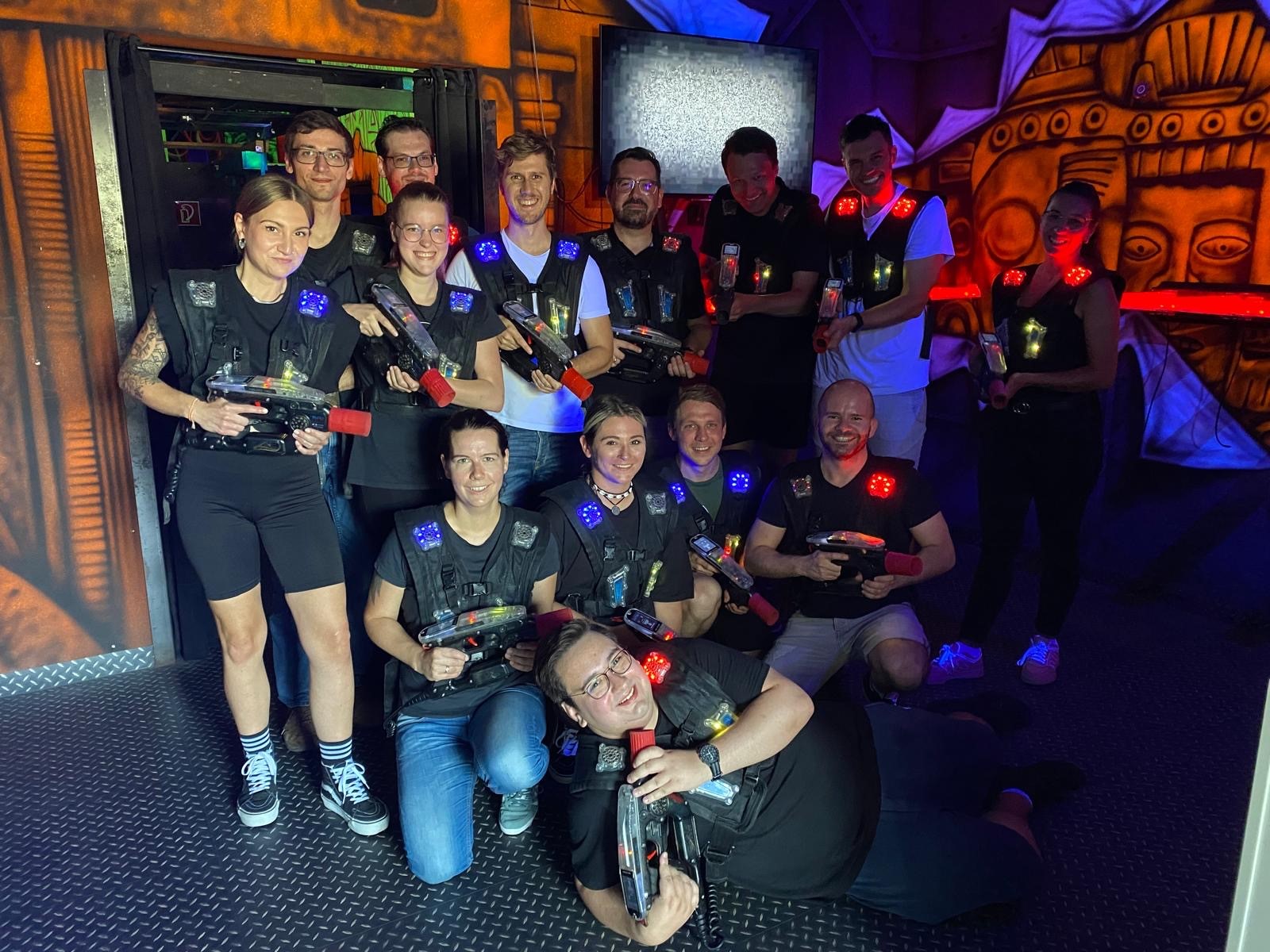 Laser, Kugeln und Spanferkel: Unser Sommerevent 2024!